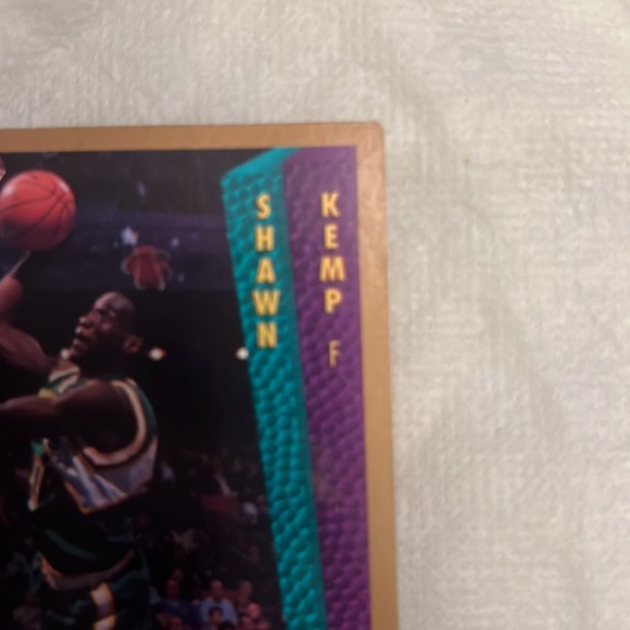 🔥1992 SHAWN KEMP BASKETBALL CARD VINTAGE RARE - Picture 3 of 6